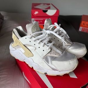 Nike Women’s White Huarache